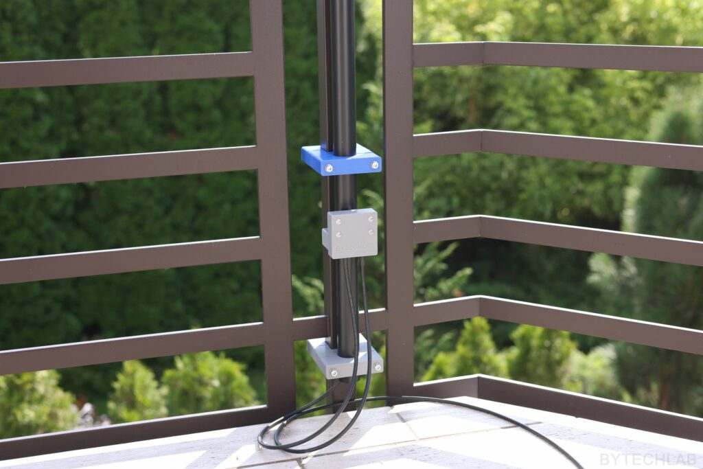Mostly 3D Printed Discone Antenna - Mounted on balcony railing - preamp
